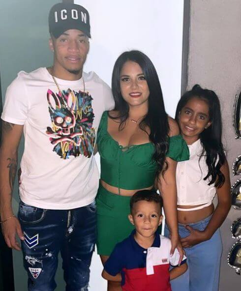 Byron Castillo with his girlfriend Joselyn Estefy and kids Kianny and Luam.